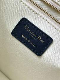Picture of Dior Handbags _SKUfw239222997fw